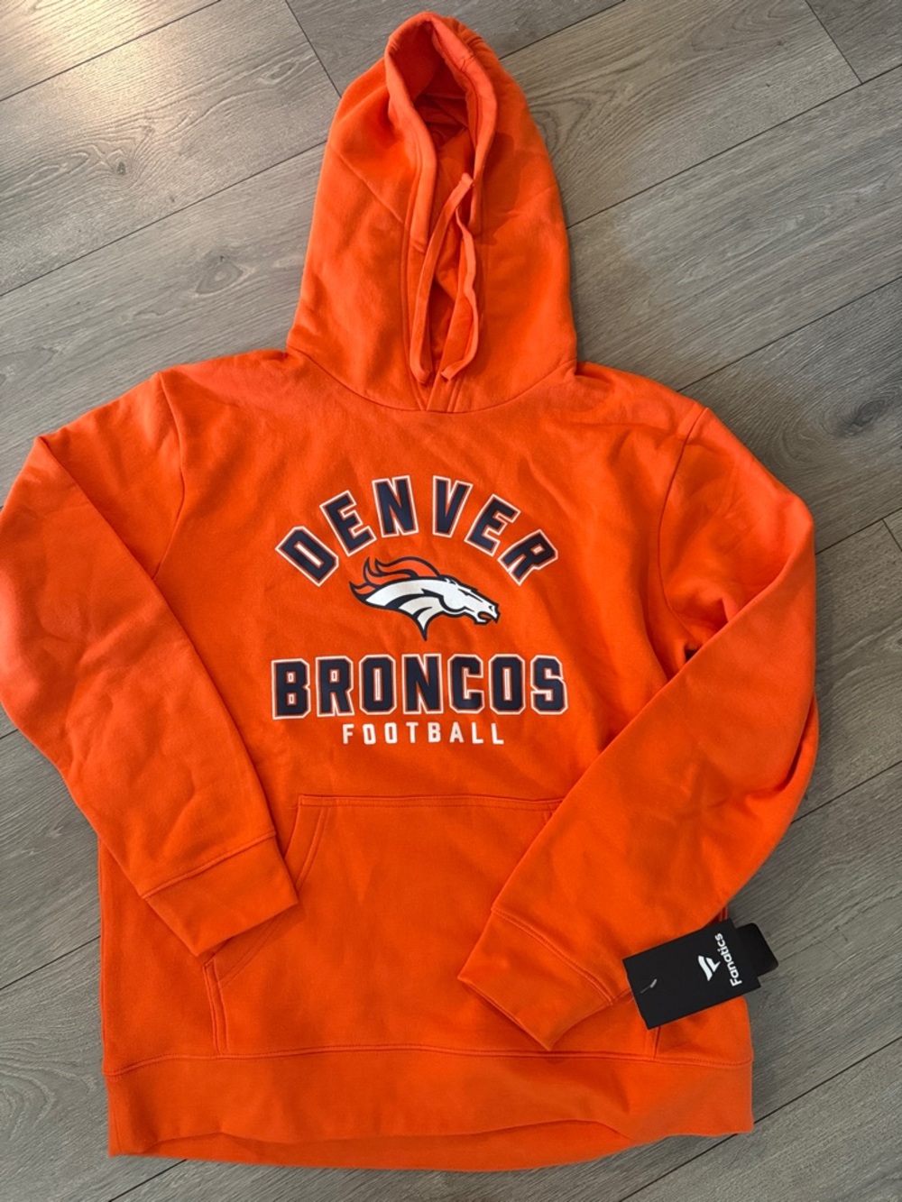 NWT! Fanatics Denver Broncos hoodie